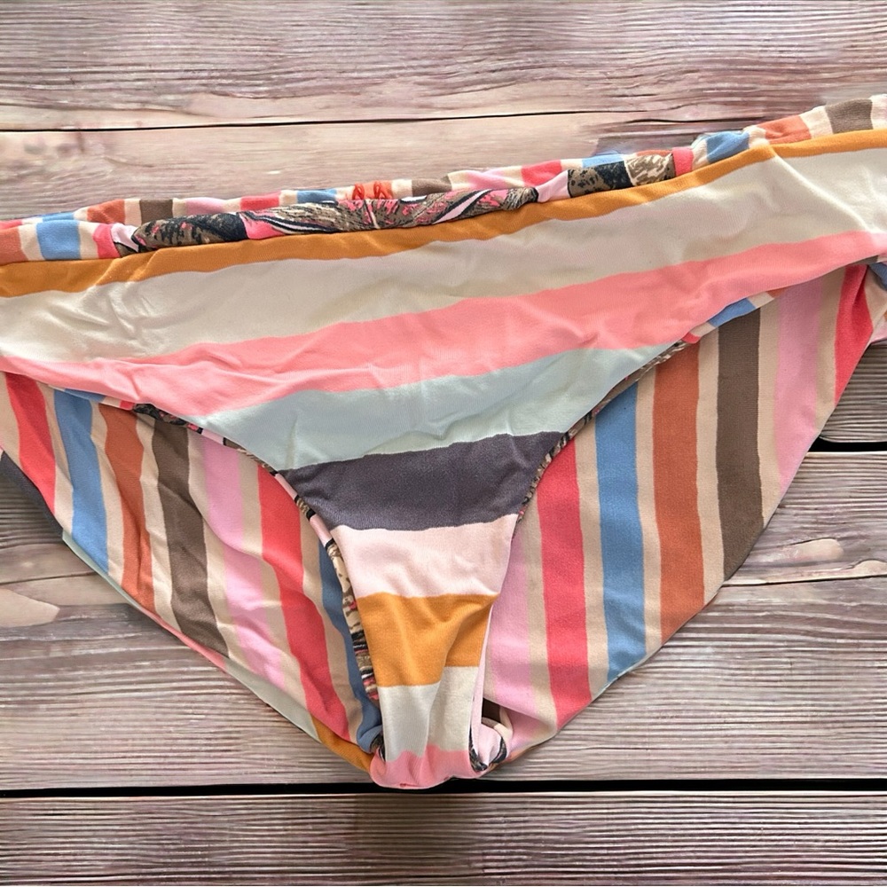 Maaji bikini - Picture 3 of 8